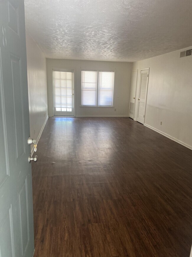 Building Photo - 3210 Tallywood Dr