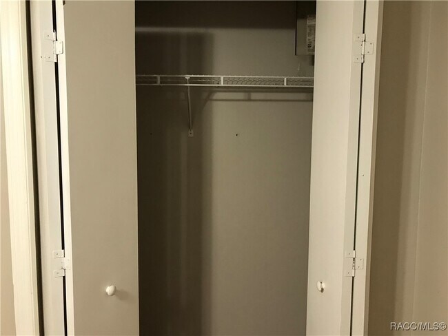 Building Photo - 2595 N Brentwood Cir