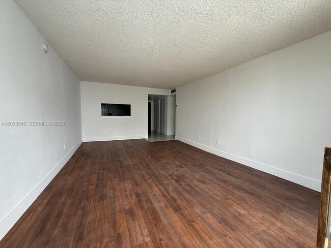 Building Photo - 492 NW 165th St