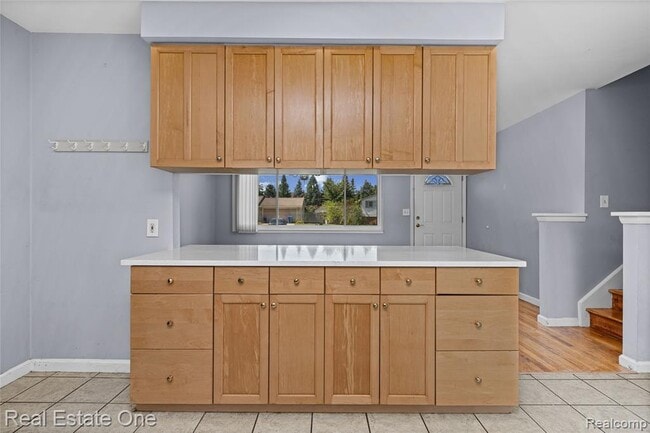 Building Photo - 348 Decca Dr