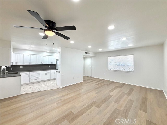 Building Photo - 28880 Amersfoot Way