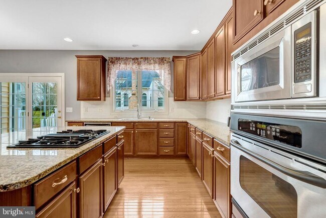 Building Photo - 15053 Doral Pl