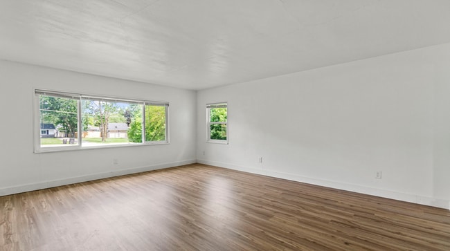 Building Photo - COMING SOON! 3 Bed/ 2 bath House!