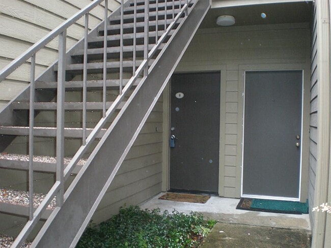 Building Photo - 10047 Westpark Dr