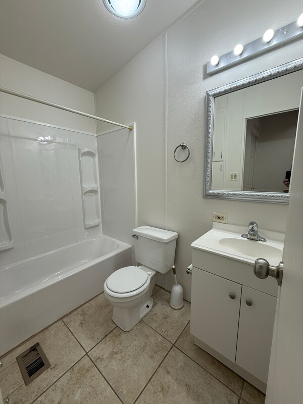 Building Photo - 605 N Executive Dr