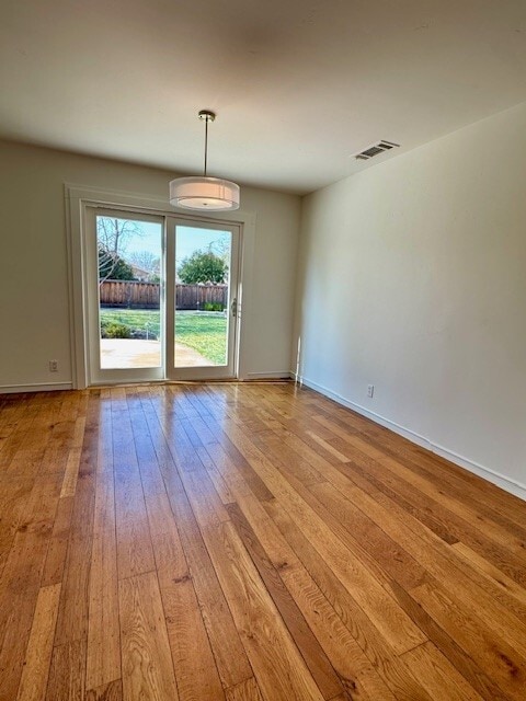 Building Photo - 1004 Esther Dr