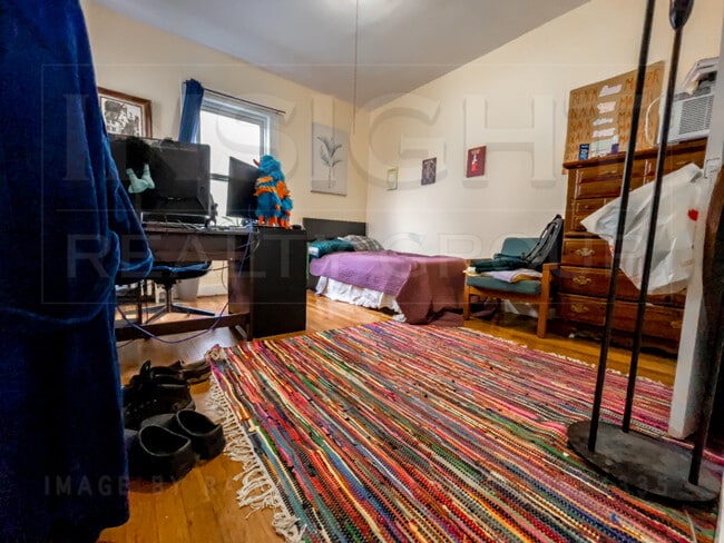 Building Photo - 18 Egleston St