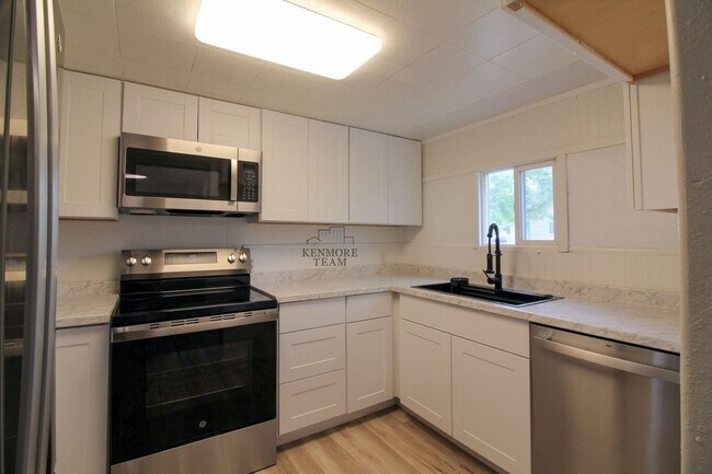 Building Photo - 3 Bedroom, 1 Bath Home in Central Richland
