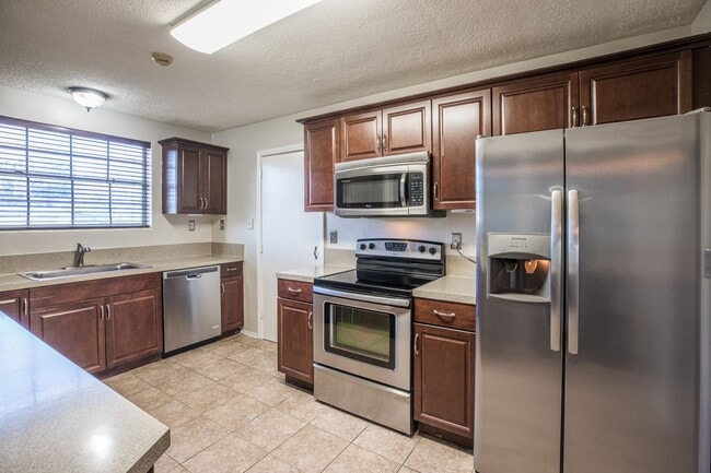 Building Photo - Glynlea Park