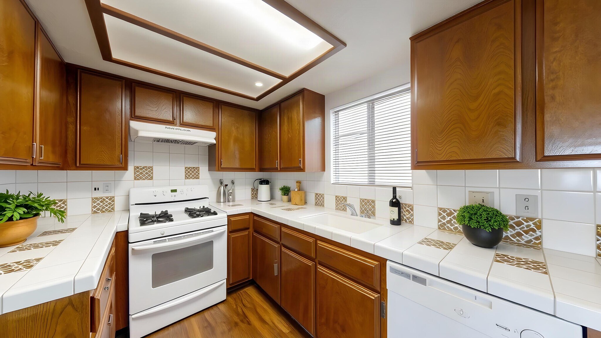 Building Photo - 4726 W 147th St