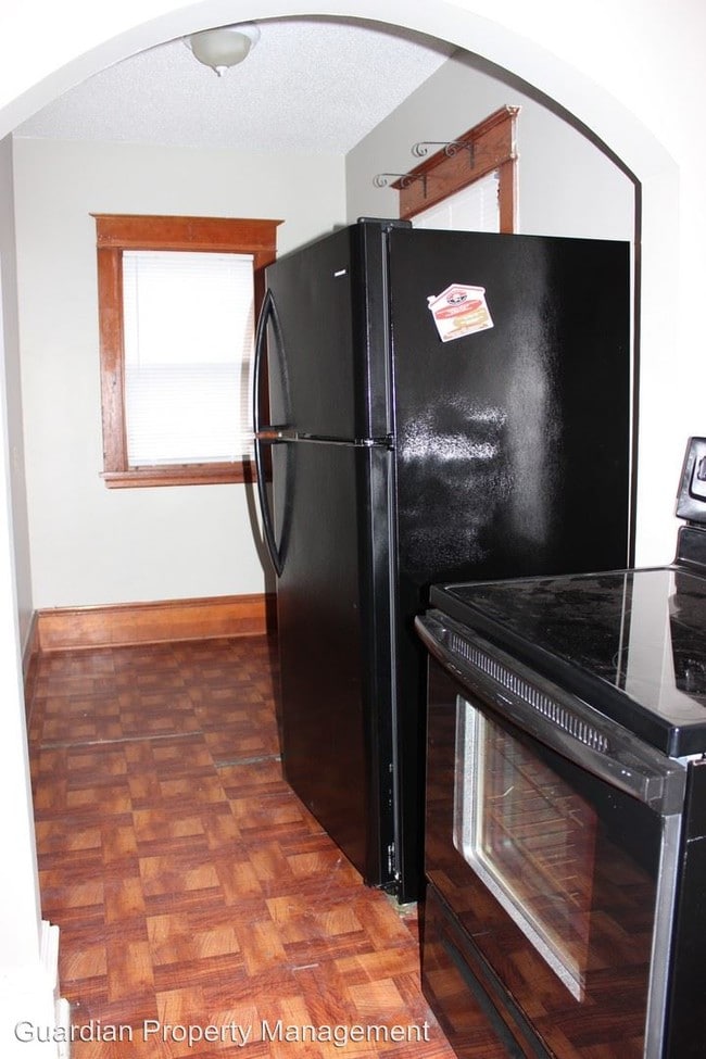 Building Photo - 1024-1026 15th Ave SE