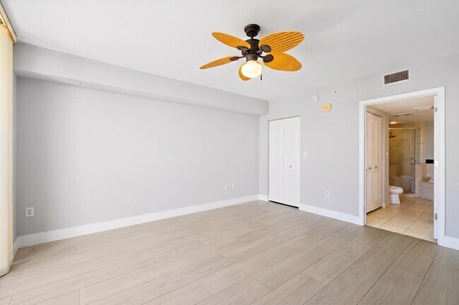 Building Photo - 610 W Las Olas Blvd