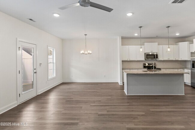 Building Photo - 1408 Hartley Ln