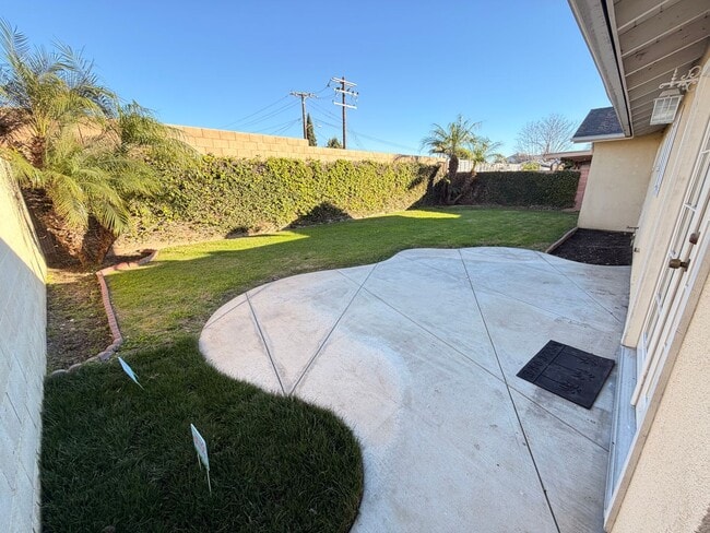 Building Photo - Remodeled 3 Bedroom Lakewood House For Rent-Ready For Move-in ASAP!