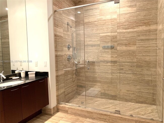 Building Photo - 16001 Collins Ave