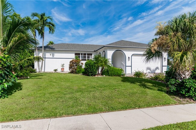 Primary Photo - 288 Castaways St