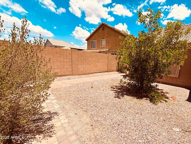 Building Photo - 29152 N Red Finch Dr