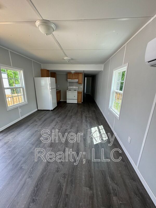 Building Photo - 1004 S Jackson St