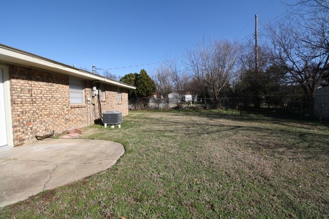 Building Photo - Adorable 3 bed in Midwest City