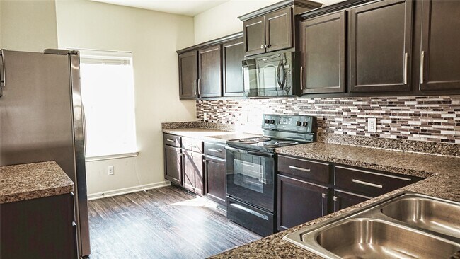 Building Photo - 10510 Pine Landing Dr