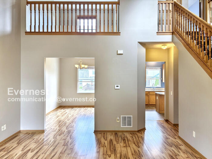 Building Photo - 817 Bent Oak Dr