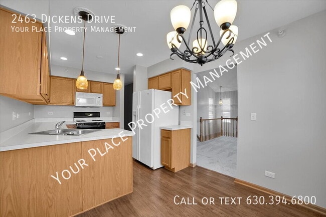 Building Photo - 2463 Dickens Dr