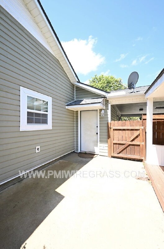 Building Photo - 267 Barbara Dr