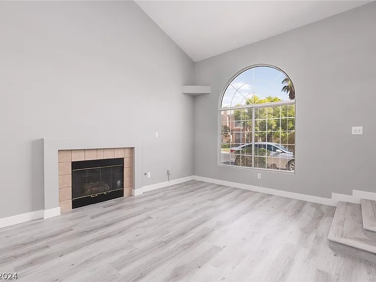 Building Photo - 8437 Majestic View Ave