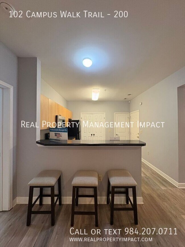 Building Photo - 102 Campus Walk Trl