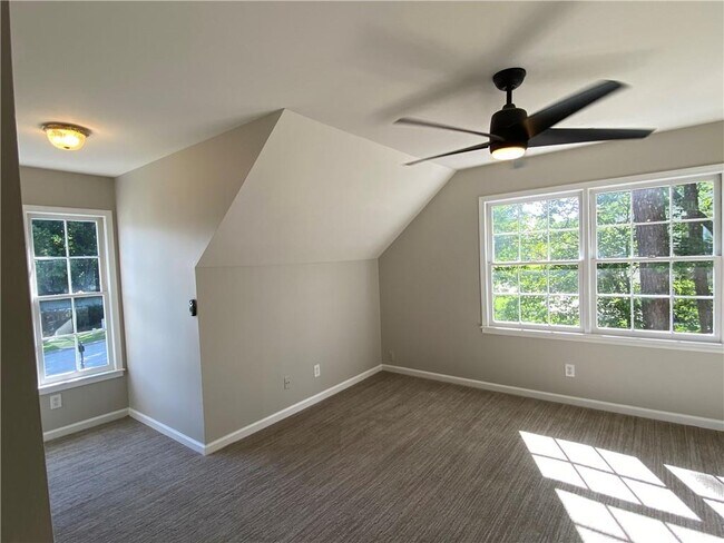 Building Photo - 612 Braidwood Dr NW