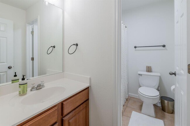 Building Photo - 4004 Rocky Shore Ln