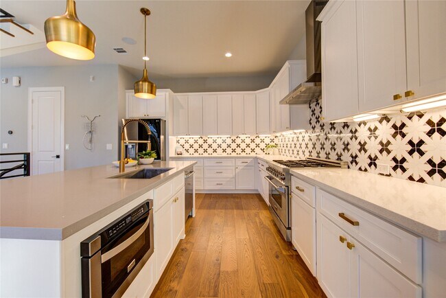 Building Photo - 820 Wakefield Dr