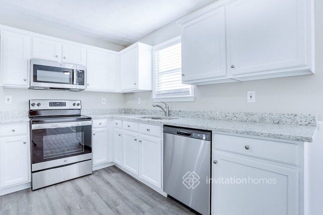 Building Photo - 140 Oak Hill Dr