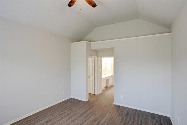 Building Photo - 3126 Pebble Bay Dr