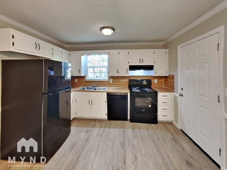 Building Photo - 5645 Cheryl Dr