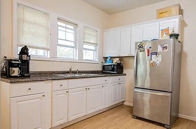 Building Photo - 576 Providence St