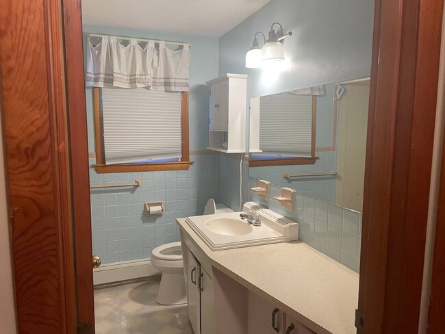 Building Photo - 17 Lafrance Ave