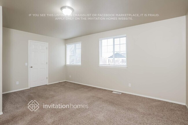 Building Photo - 11408 33rd St NE