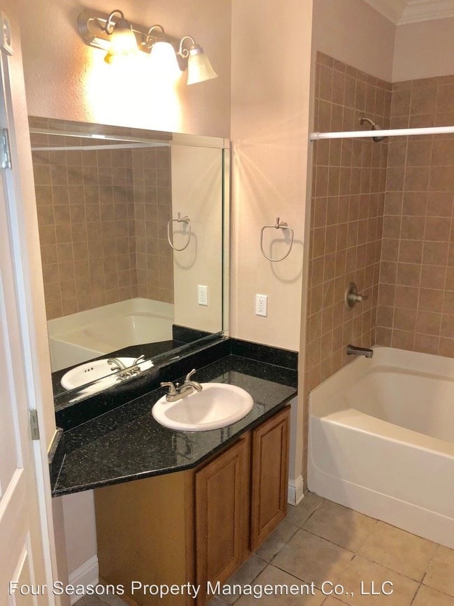 Building Photo - 2 br, 2 bath House - 1276 Tropical Cove