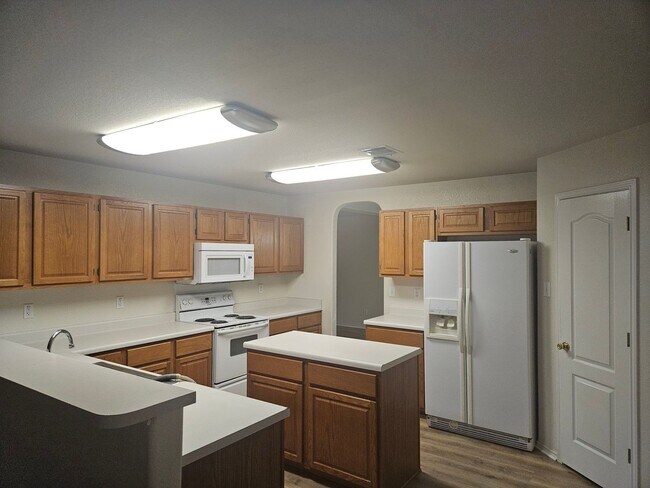 Building Photo - 3 Bedroom in Wildhorse Subdivision