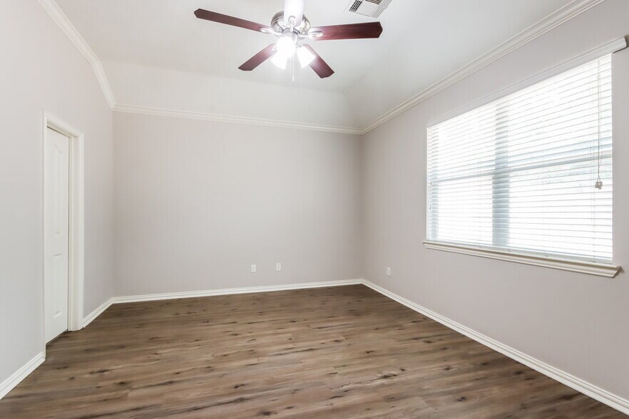 Building Photo - 24010 Clipper Hill Ln
