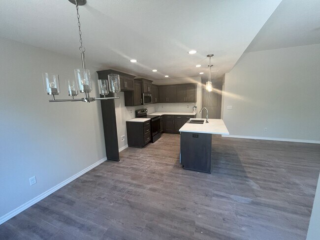 Building Photo - 1-year old, 3 Bedroom Home In Willard School District