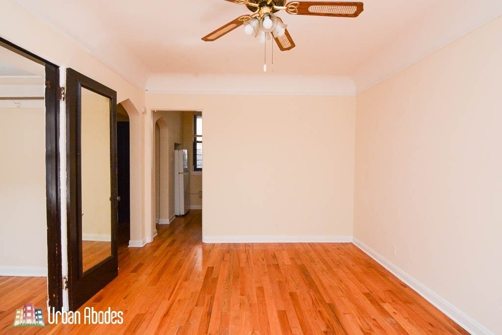 Building Photo - 4415 N Wolcott Ave