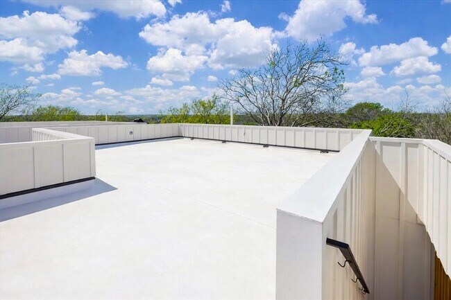 Building Photo - 4416 S 1st St