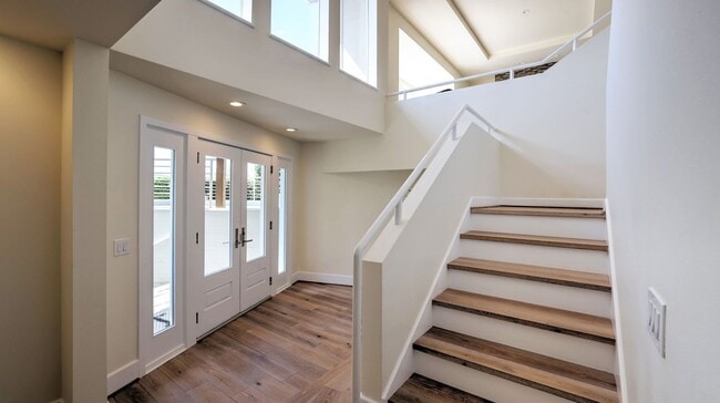 Building Photo - 5bd/5ba Mercer Island Home