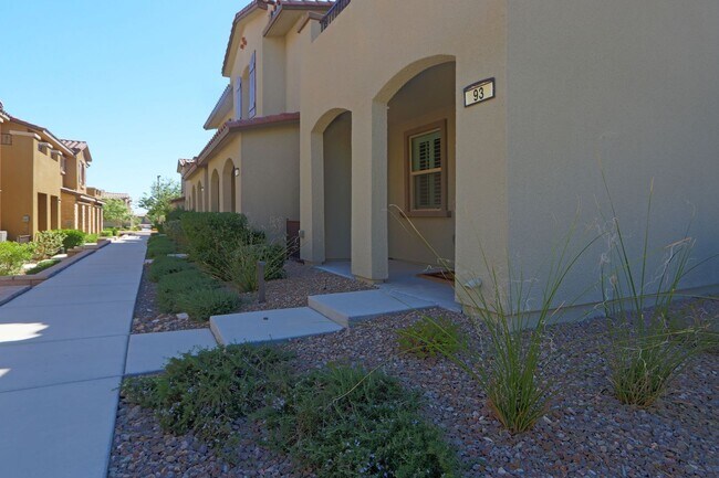 Building Photo - Newer, Fabulous town home in the heart of ...