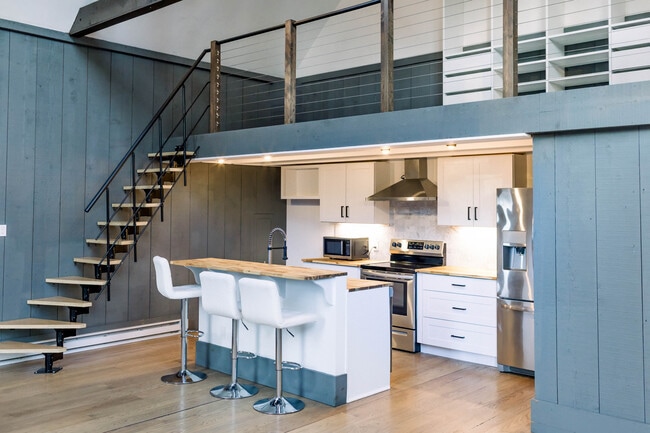 Building Photo - 24 Morningside Dr S