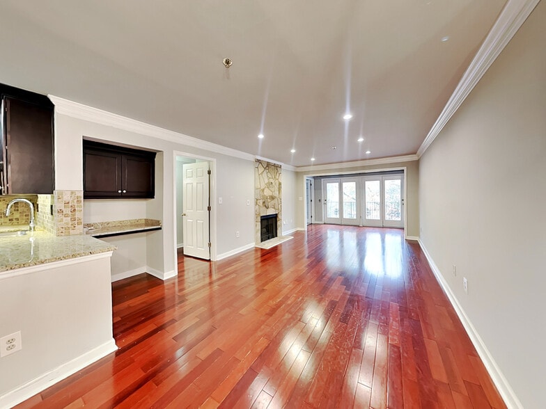 Building Photo - 3201 Lenox Rd NE