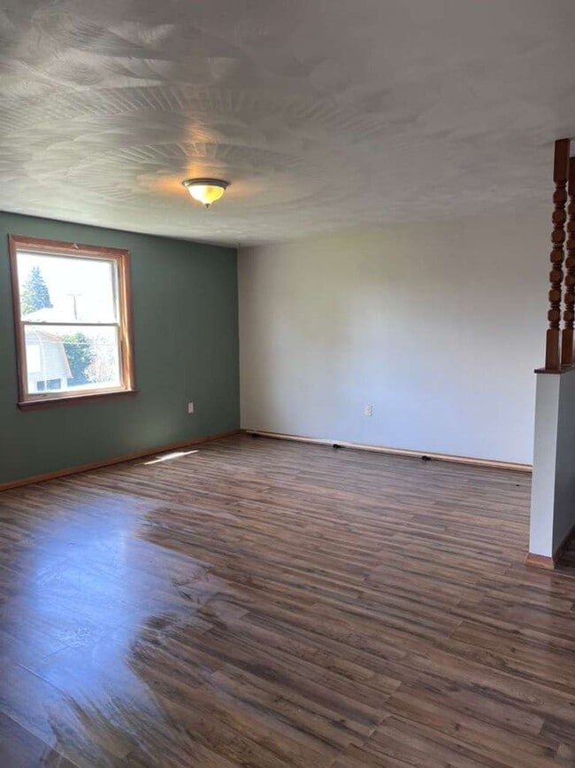 Building Photo - 1024 3rd Ave