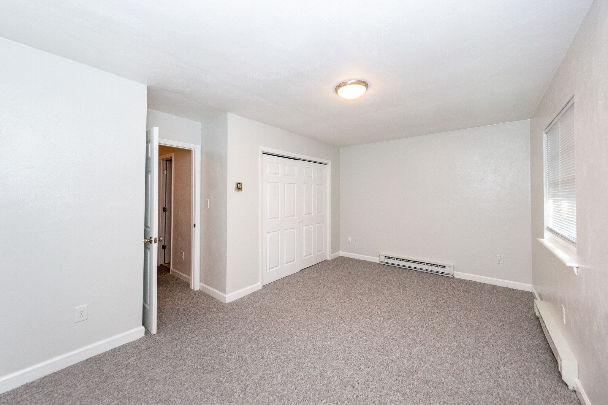 Building Photo - 9392 Pine Tree Rd